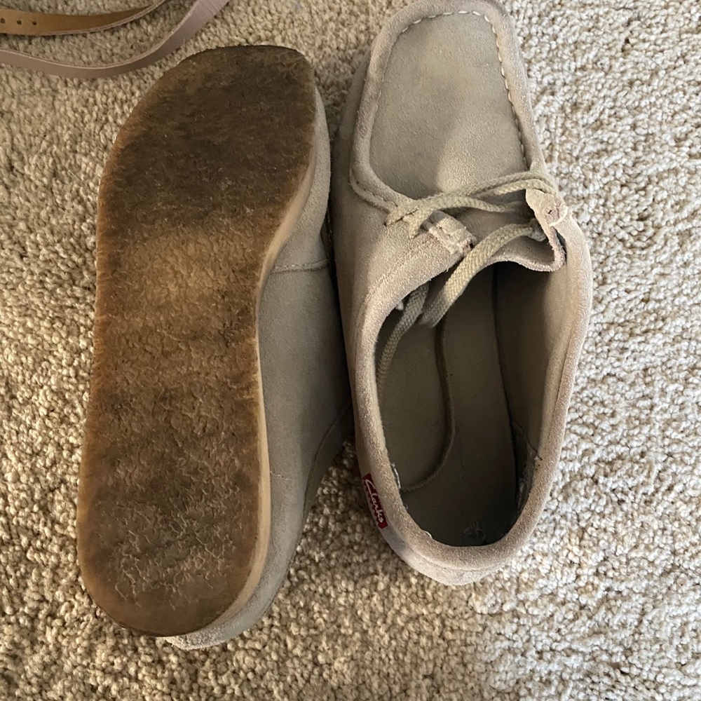 Clarks - Picture 3 of 5